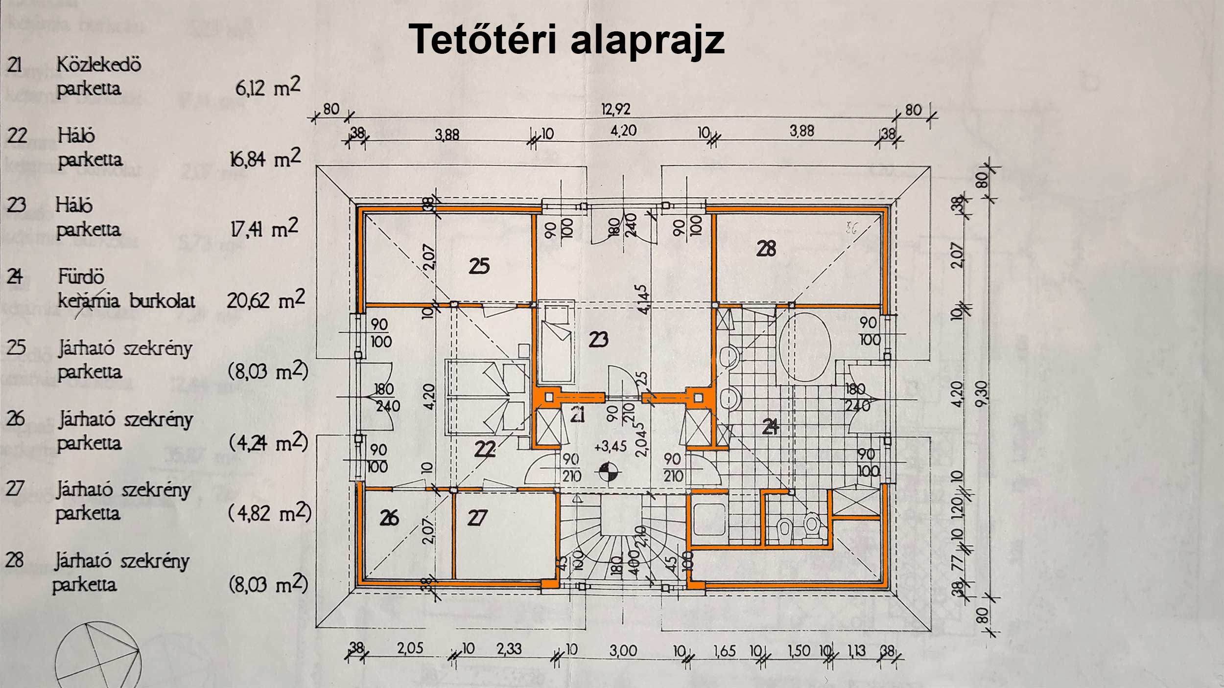 A kép, a tetőtéri alaprajzot ábrázolja